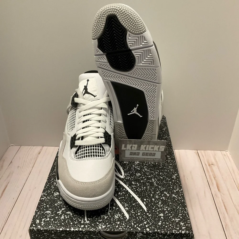 Jordan 4 Retro Military Black - Picture 3 of 5